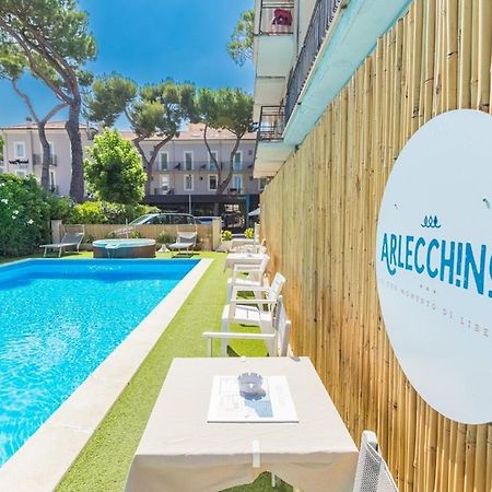 Hotel Arlecchino ריצ'יונה מראה חיצוני תמונה