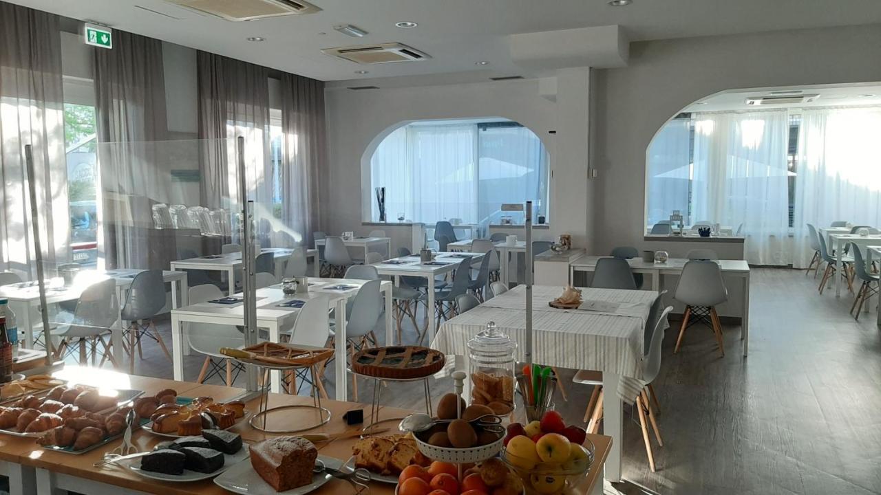 Hotel Arlecchino ריצ'יונה מראה חיצוני תמונה